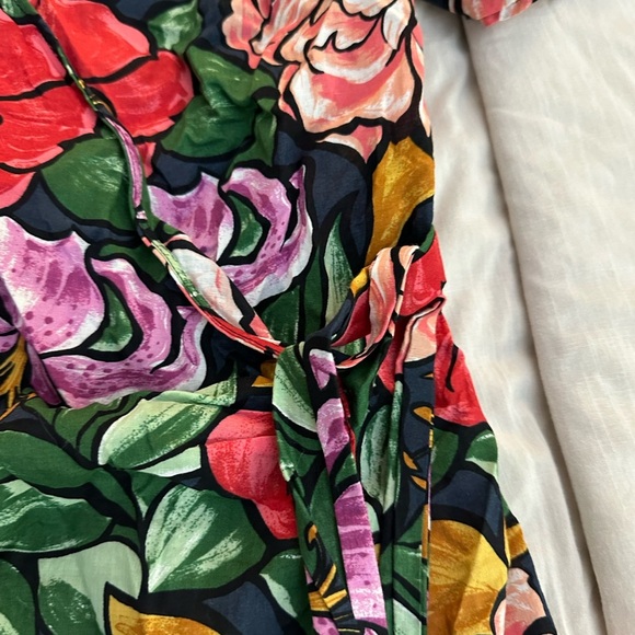 Zara Blogger Favorite Floral Wrap Mini Dress (D2) - Picture 12 of 13